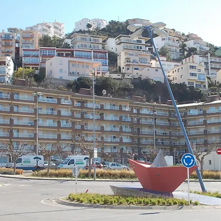 Apartment 2056 Rocmar 7 3-c, Excelente Situacion Frente Al Puerto Pesquero Y Con Vista A La Bahia. Gran Terraza. Gran Parking Publico Delante. - Es-258-49