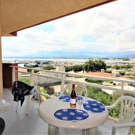 2056 Rocmar 7 3-c, Excelente Situacion Frente Al Puerto Pesquero Y Con Vista A La Bahia. Gran Terraza. Gran Parking Publico Delante. - Es-258-49 * Roses
